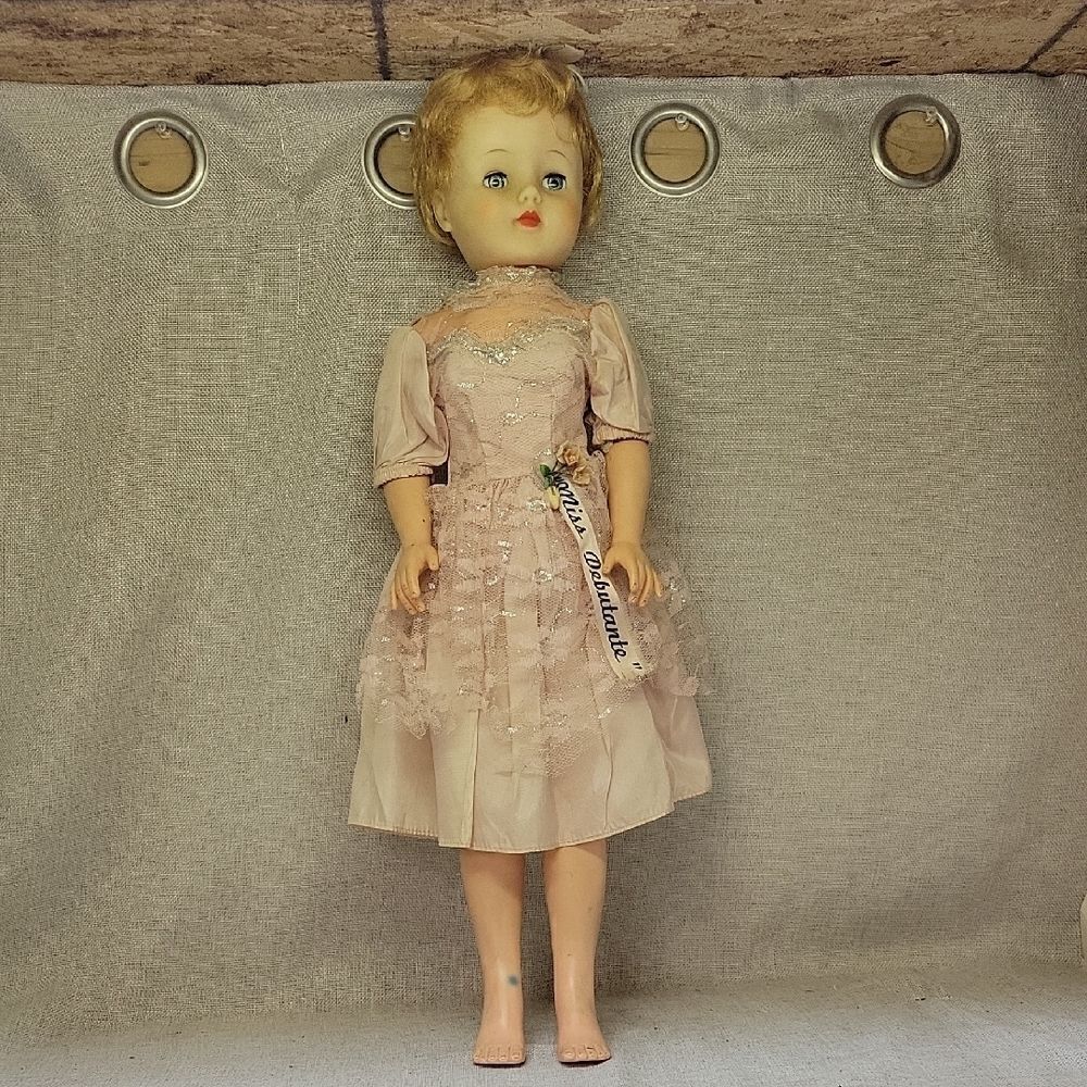 Miss Debutante  Doll‎ by Arrow